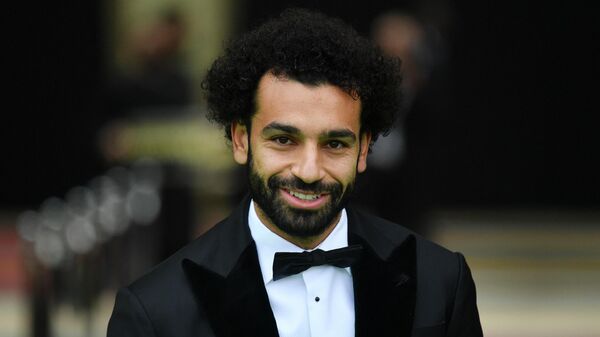 Liverpool's Egyptian football player Mo Salah arrives on the green carpet to attend the inaugural Earthshot Prize awards ceremony at Alexandra Palace in London on October 17, 2021 - Sputnik International