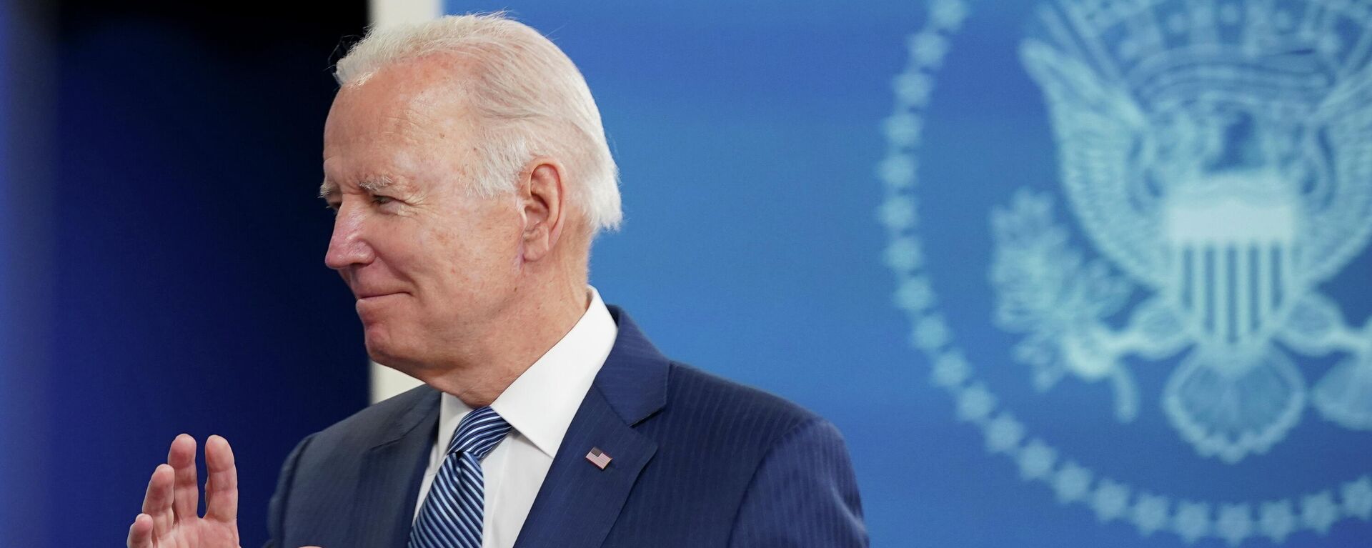 U.S. President Joe Biden departs after speaking about his administration's efforts to ease supply chain issues during the holiday season, at the White House in Washington, U.S., December 1, 2021 - Sputnik International, 1920, 02.12.2021