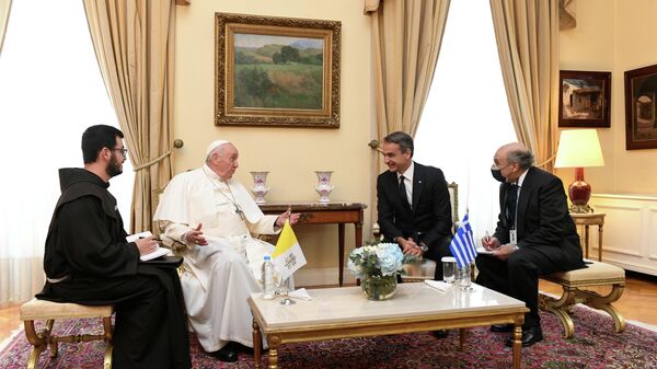 Pope Francis meets with Greek Prime Minister Kyriakos Mitsotakis during his visit, at the Presidential Palace in Athens, Greece - Sputnik International