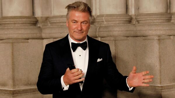 FILE PHOTO: Actor Alec Baldwin gestures before walking on the red carpet during the commemoration of the Elton John AIDS Foundation 25th year fall gala at the Cathedral of St. John the Divine in New York City, in New York, U.S. November 7, 2017 - Sputnik International
