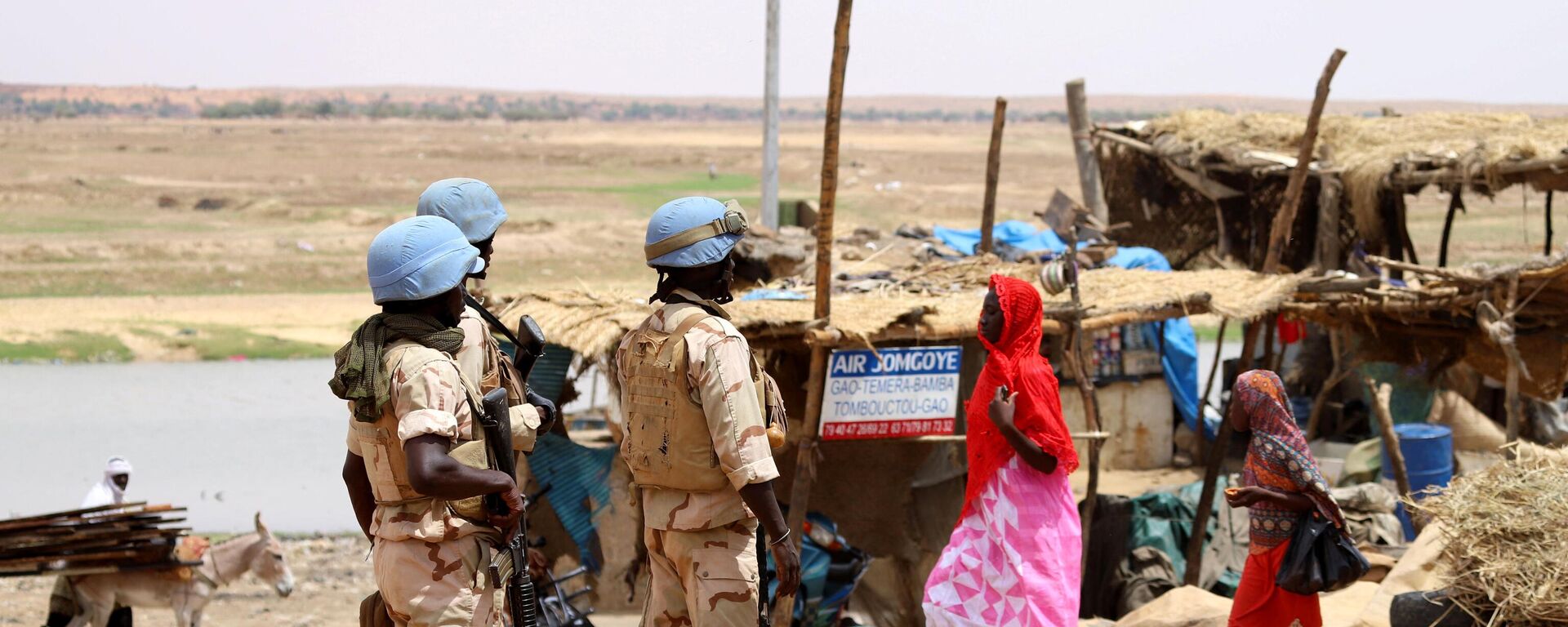 Senegalese soldiers of the UN peacekeeping mission in Mali MINUSMA (United Nations Multidimensional Integrated Stabilisation Mission in Mali) patrol on foot in the streets of Gao, on July 24, 2019 - Sputnik International, 1920, 01.06.2022