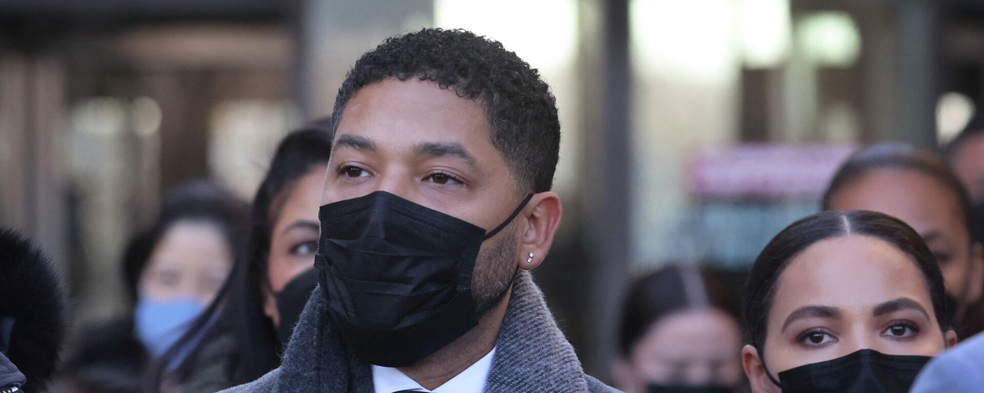 Former Empire actor Jussie Smollett leaves the Leighton Criminal Courts Building as the jury begins deliberation during his trial on December 8, 2021 in Chicago, Illinois. - Sputnik International, 1920, 11.12.2021