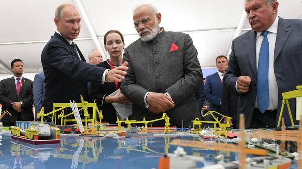 Russian President Vladimir Putin chat with Indian Prime Minister Narendra Modi (File) - Sputnik International