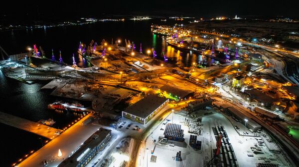 New Year's illumination in the port of Murmansk - Sputnik International