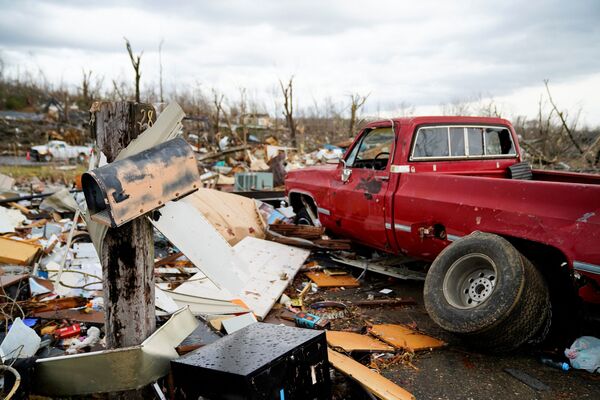 A mailbox stands in front of where a home once stood after a devastating outbreak of tornadoes ripped through several states. Earlington, Kentucky, on 11 December 2021. - Sputnik International