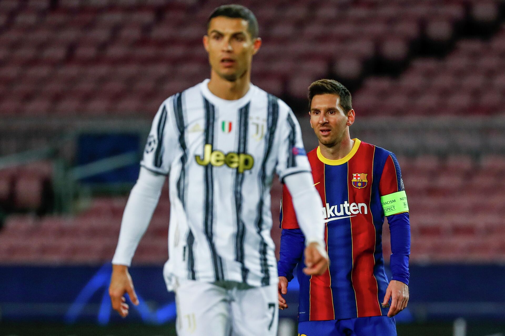 Barcelona's Lionel Messi, right, and Juventus' Cristiano Ronaldo during the Champions League group G soccer match between FC Barcelona and Juventus at the Camp Nou stadium in Barcelona, Spain, Tuesday, Dec. 8, 2020 - Sputnik International, 1920, 01.01.2022
