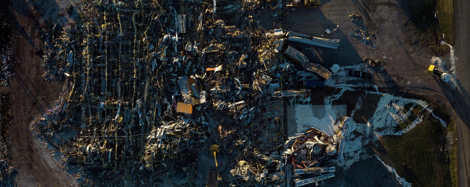 The Mayfield Consumer Products candle factory is seen in the aftermath of a tornado in Mayfield, Kentucky, U.S. December 12, 2021. Picture taken with a drone. REUTERS/Adrees Latif    - Sputnik International, 1920, 13.12.2021