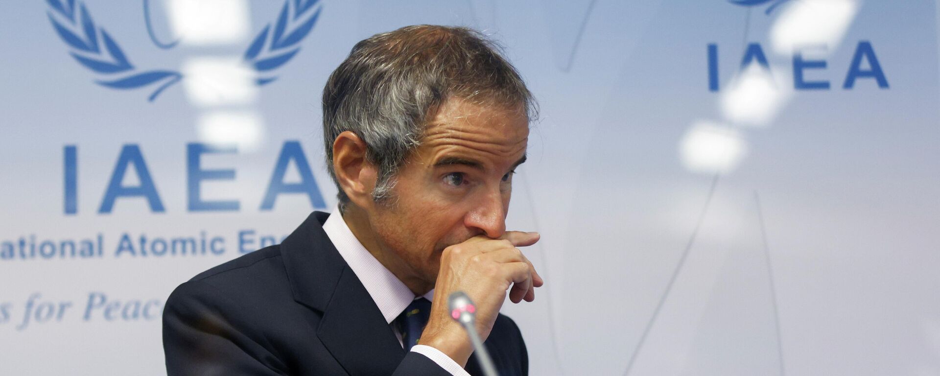 International Atomic Energy Agency Director General Rafael Grossi gestures during a news conference at an IAEA Board of Governors meeting in Vienna, Austria, September 13, 2021. - Sputnik International, 1920, 15.12.2021