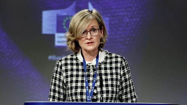 EU Commissioner Financial Services, Stability and the Capital Markets Union Mairead McGuinness speaks at a news conference on the fostering the openness, strength and resilience of Europe's economic and financial system in Brussels, Belgium January 19, 2021 at the European Union headquarters. - Sputnik International