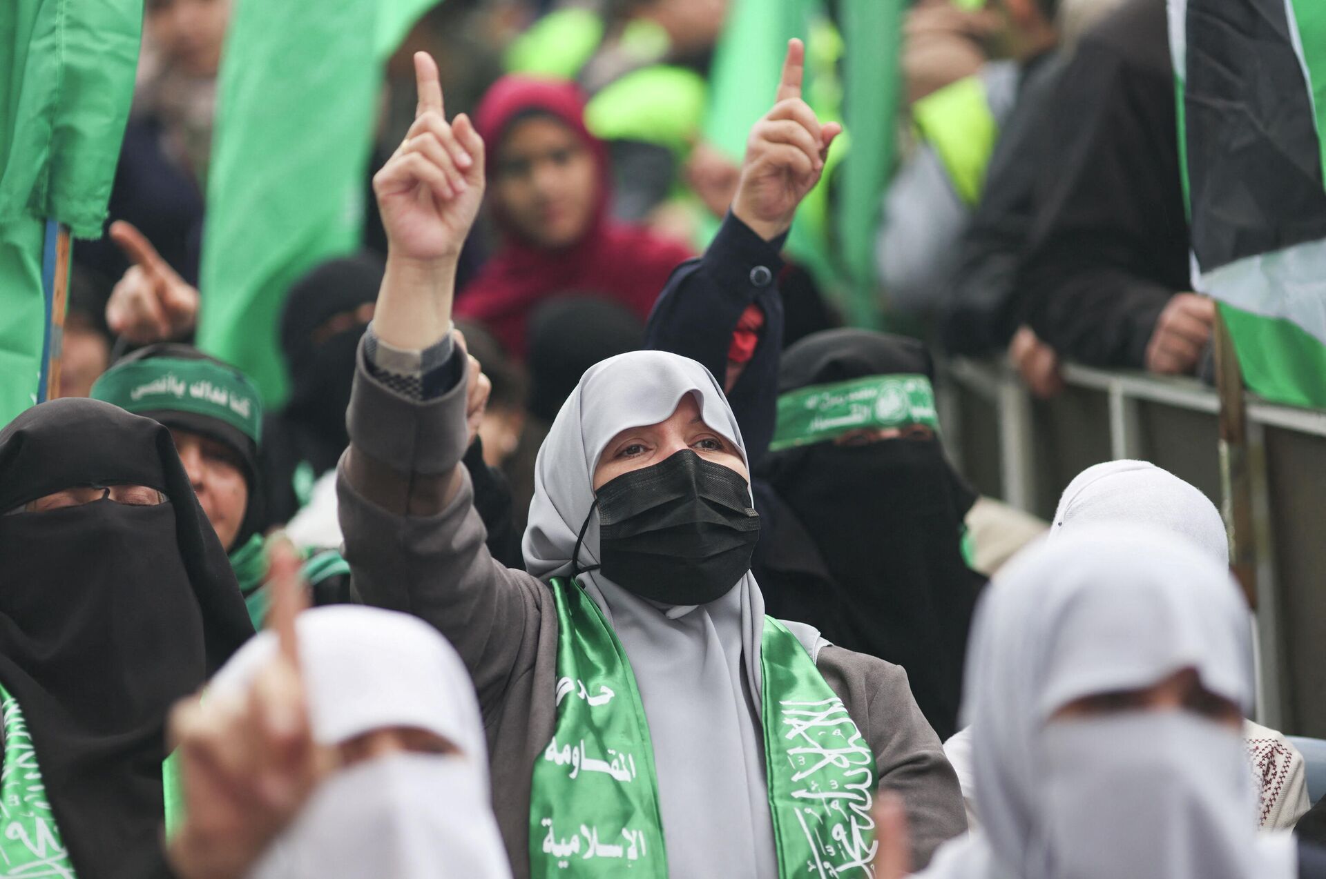 Palestinians take part in a rally marking the 34th anniversary of the founding of Hamas, in Gaza City, 17 December 2021. - Sputnik International, 1920, 20.12.2021