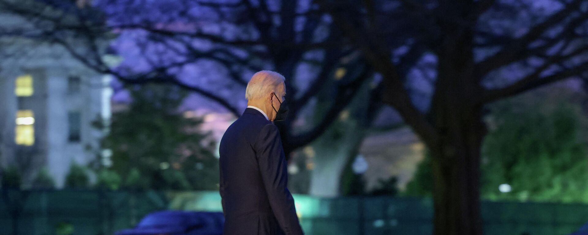 U.S. President Joe Biden departs the White House for South Carolina, in Washington, U.S. December 17, 2021.  - Sputnik International, 1920, 20.12.2021