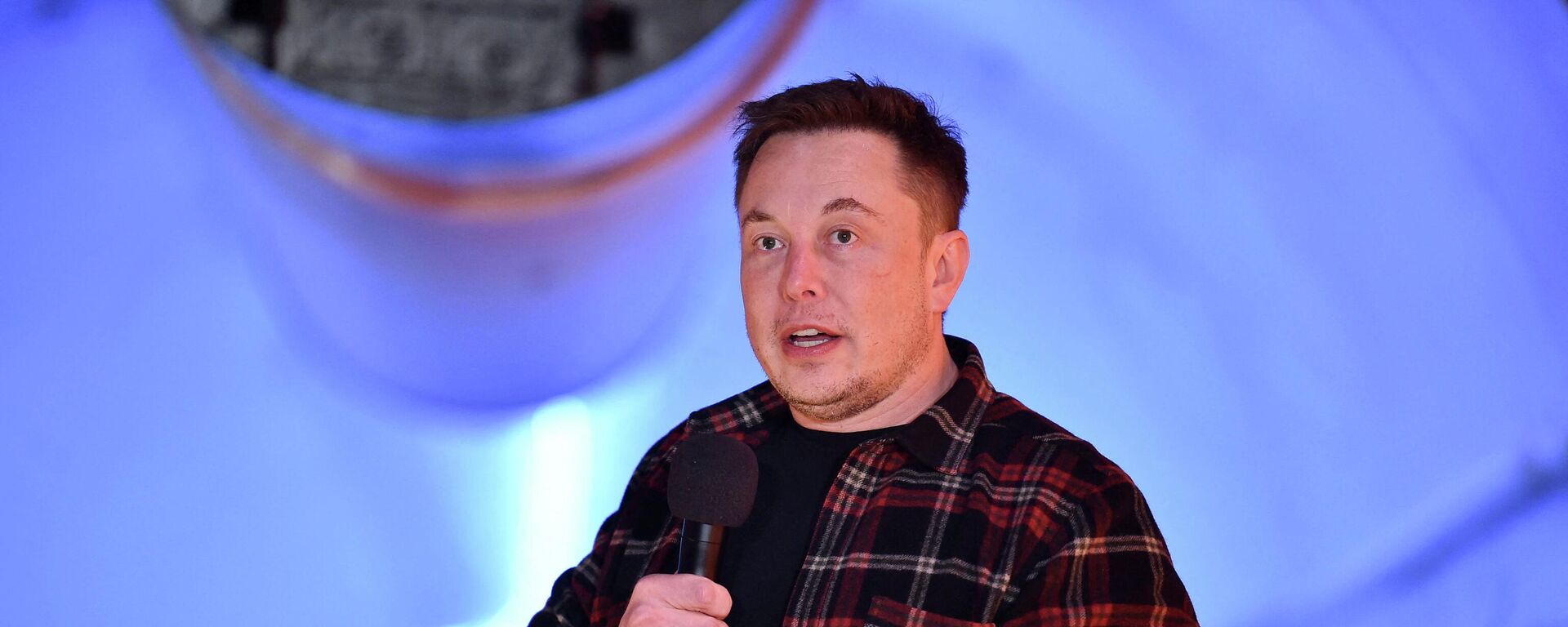 Tesla Inc. founder Elon Musk speaks in Hawthorne, California, U.S. December 18, 2018 - Sputnik International, 1920, 22.12.2021
