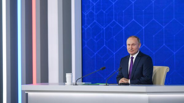Vladimir Putin Holds Year-End Press Conference - Sputnik International