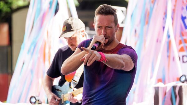 Chris Martin from the band Coldplay performs on NBC's Today show at Rockefeller Plaza on Thursday, June 17, 2021, in New York - Sputnik International