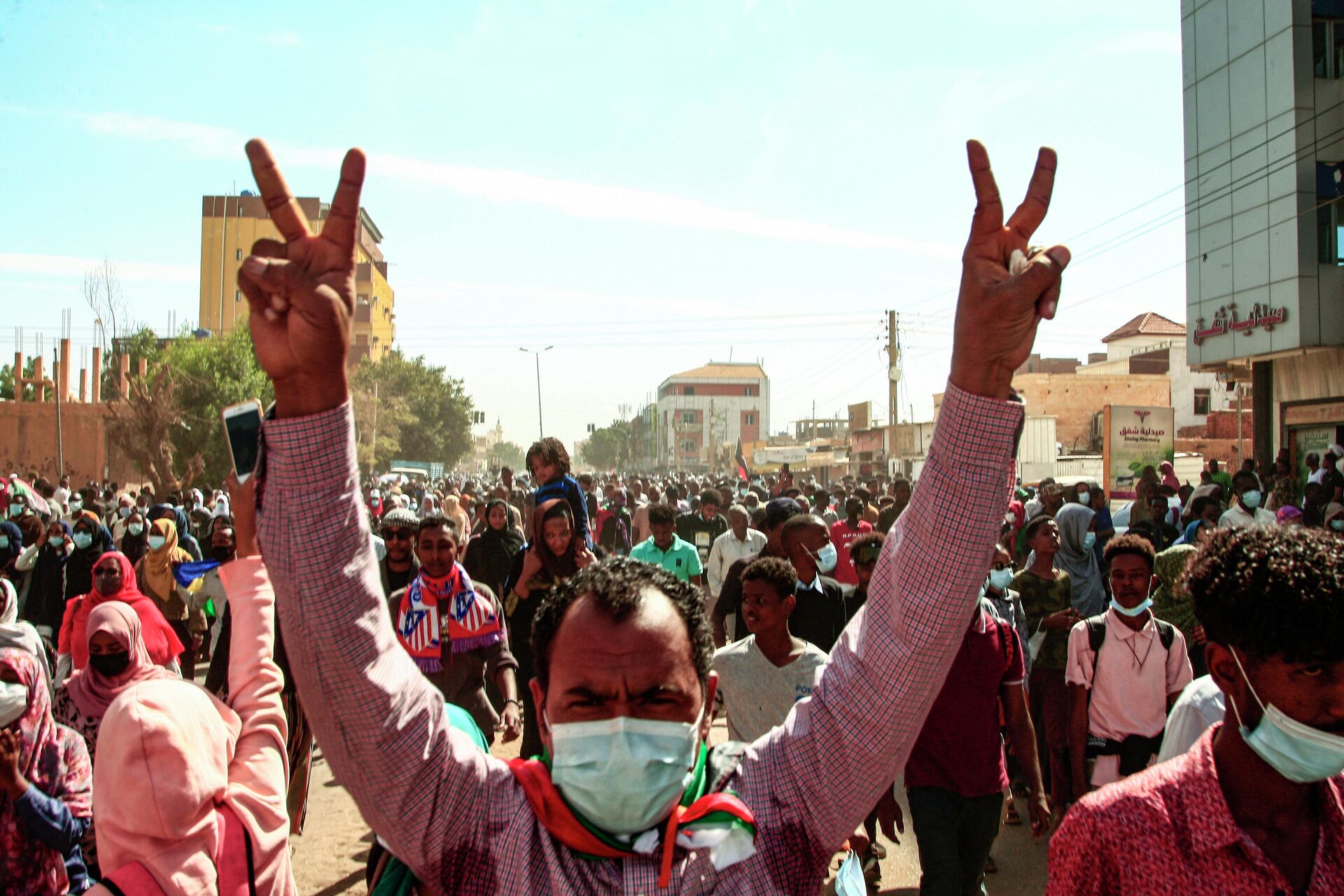 Sudanese protesters gather during a demonstration against the October 25 coup, in the capital Khartoum, on January 2, 2022.  - Sputnik International, 1920, 14.02.2022