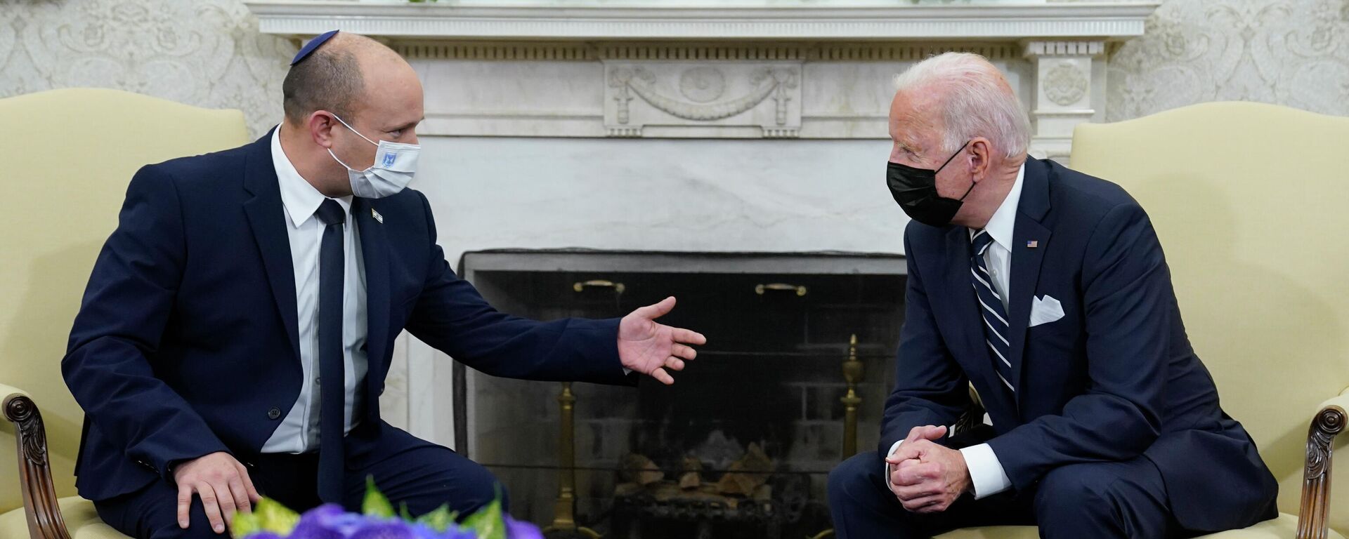 President Joe Biden meets with Israeli Prime Minister Naftali Bennett in the Oval Office of the White House, Friday, Aug. 27, 2021, in Washington. - Sputnik International, 1920, 05.07.2022