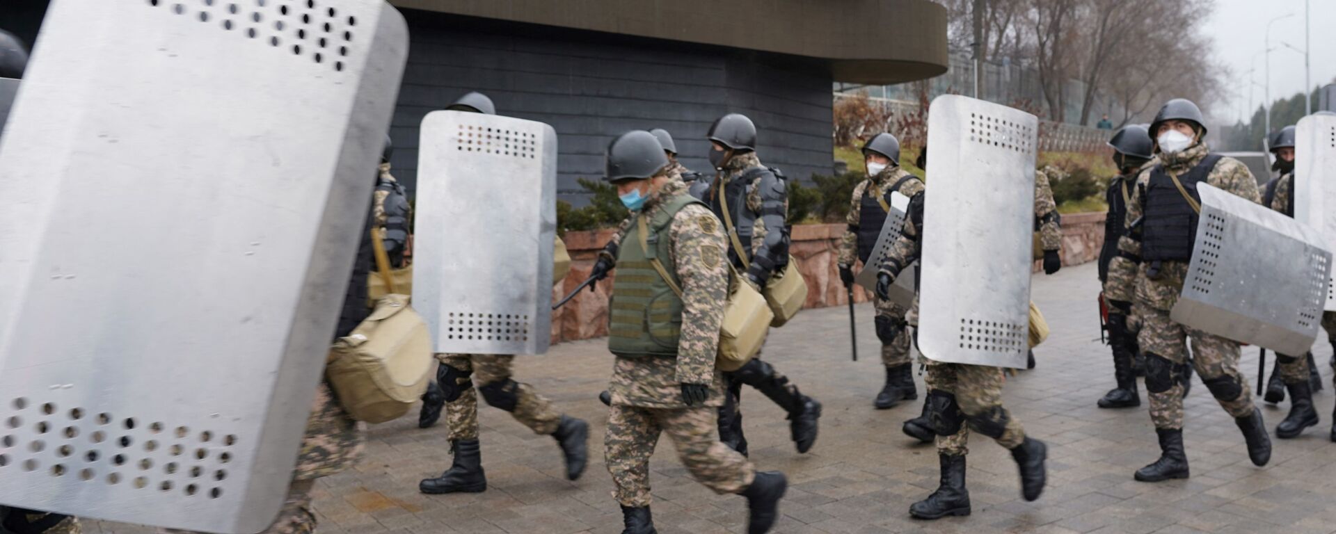 Полиция патрулирует улицы в Алматы - Sputnik International, 1920, 08.01.2022