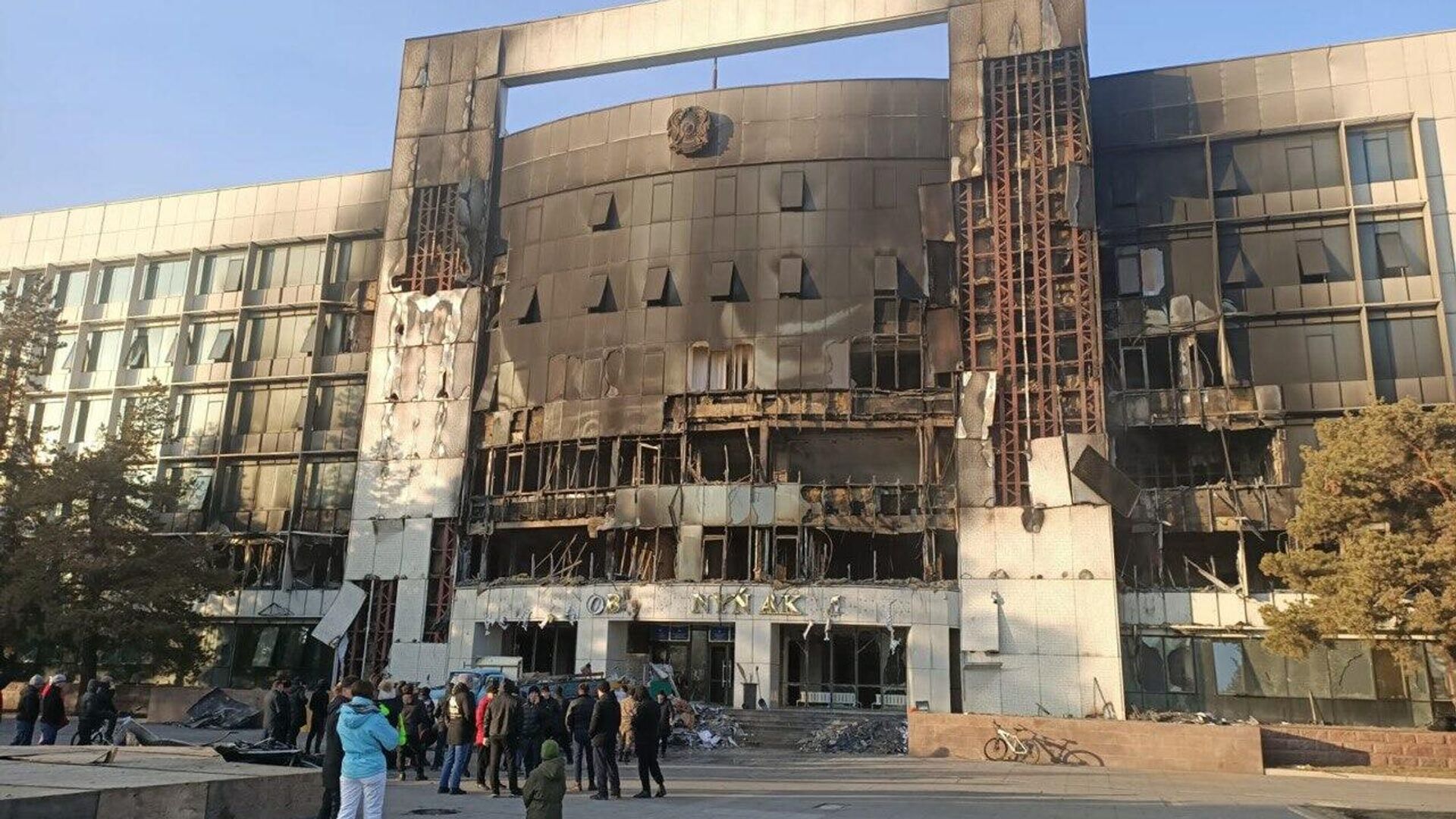 The city administation in the Kazakh city of Taldykorgan is seen burned amid the ongoing protests in Kazakhstan. - Sputnik International, 1920, 14.03.2022