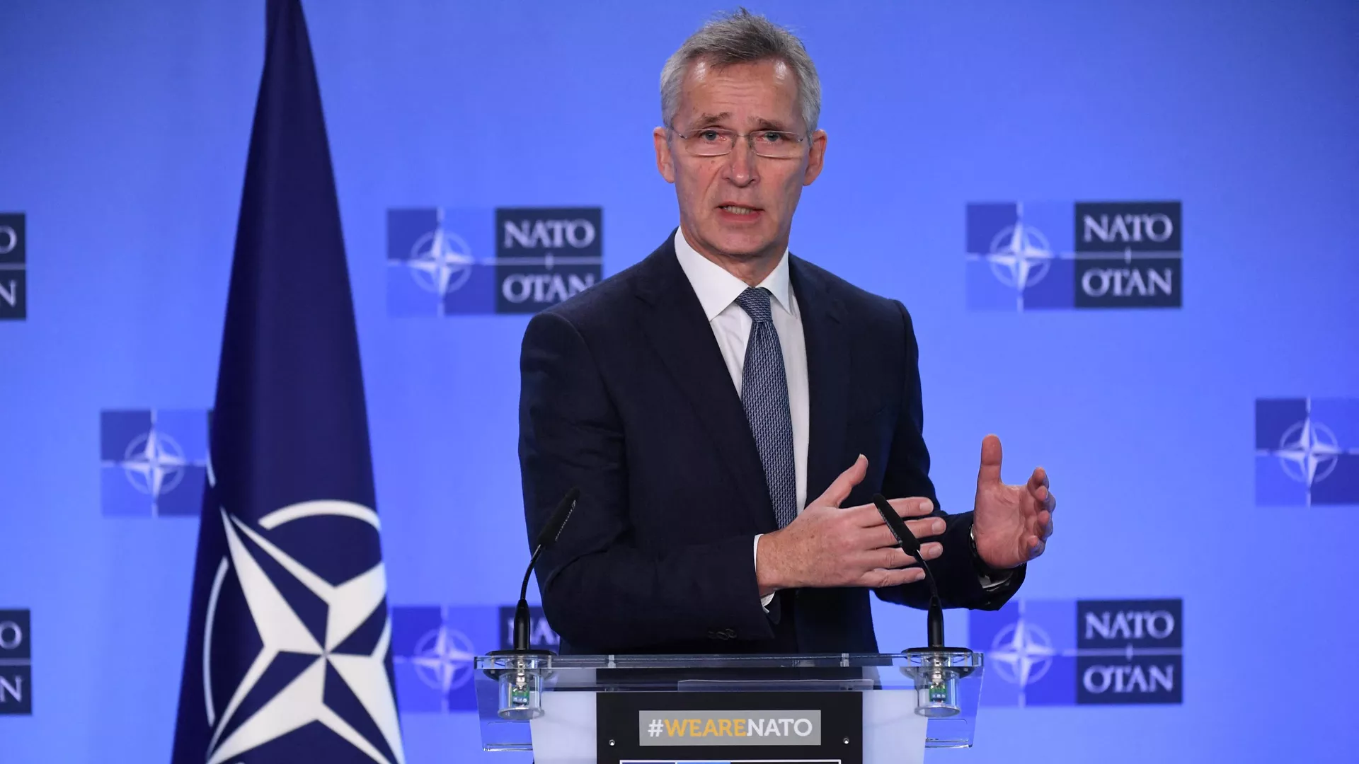 NATO Secretary General Jens Stoltenberg gestures as he speaks during a joint press conference with Ukraine's Deputy Prime Minister for European and Euro-Atlantic Integration after their bilateral meeting at the NATO headquarters in Brussels on January 10, 2022. - Sputnik International, 1920, 07.09.2023