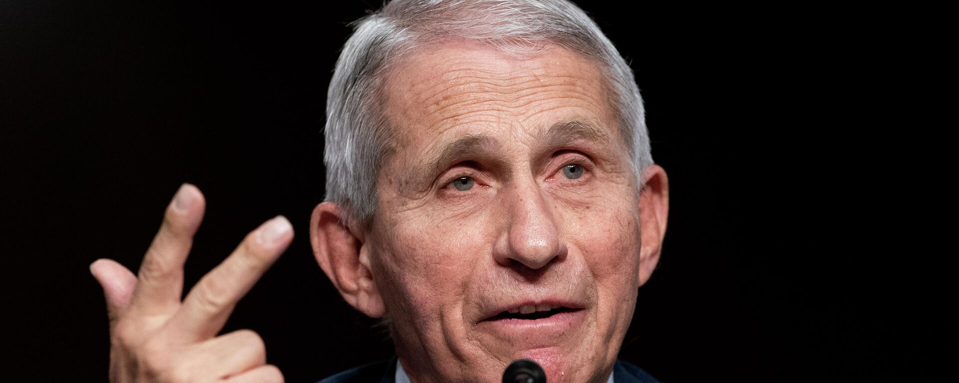 Dr. Anthony Fauci, director of the National Institute of Allergy and Infectious Diseases and chief medical adviser to the president, testifies before a Senate Health, Education, Labor, and Pensions Committee hearing to examine the federal response to COVID-19 and new emerging variants, Tuesday, Jan. 11, 2022 on Capitol Hill in Washington - Sputnik International, 1920, 14.01.2022