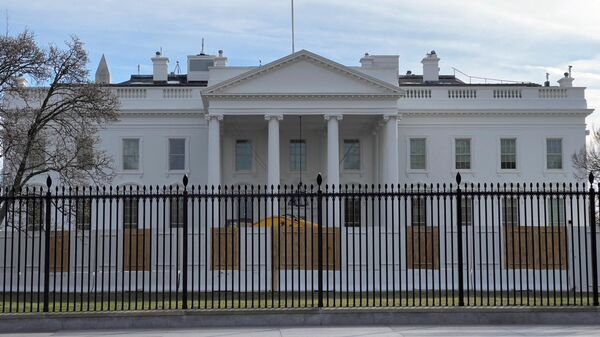 The White House is seen on January 12, 2022 in Washington, DC. - US President Joe Biden is to meet with Senate Democrats on Thursday to discuss voting rights reforms and changing the rules of the chamber to sidestep Republican opposition. - Sputnik International