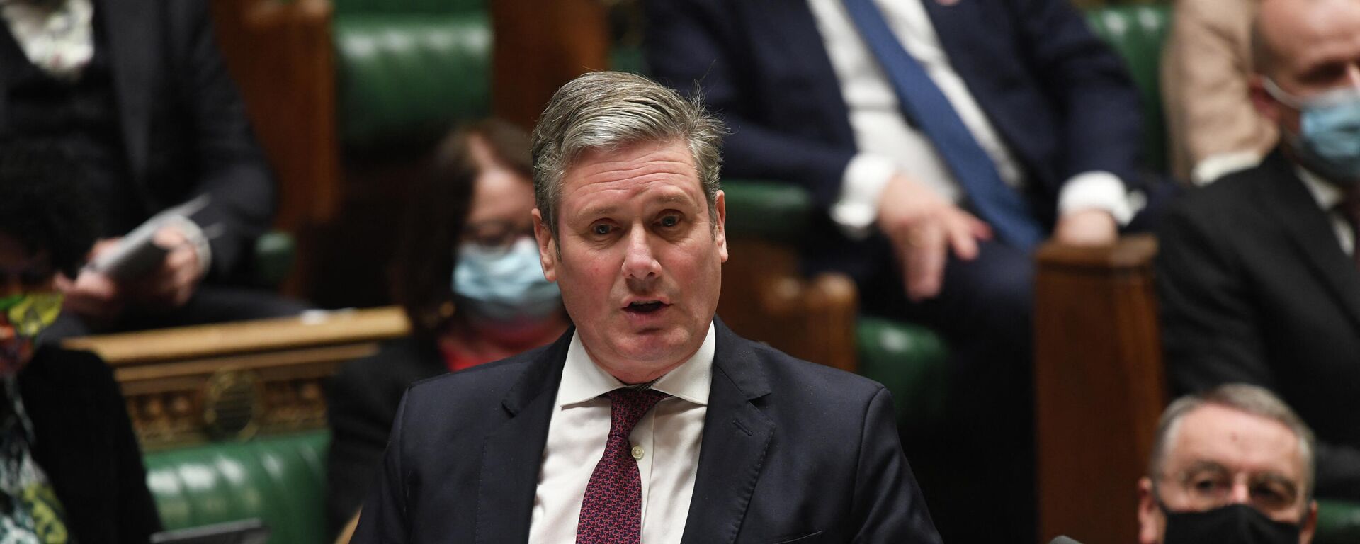 A handout photograph released by the UK Parliament shows Britain's main opposition Labour Party leader Keir Starmer replying to the Prime Minister's statement about the COP26 climate conference in the House of Commons in London on November 15, 2021 - Sputnik International, 1920, 16.01.2022