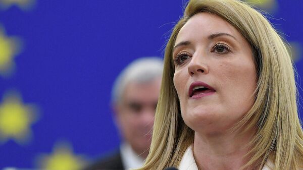 European parliament's acting speaker, Maltese politician Roberta Metsola, addresses the European Parliament during a plenary session to elect its new president in Strasbourg on 18 January 2022. - Sputnik International