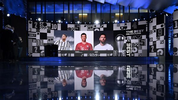 Portraits of final nominees for The Best FIFA Men's player award (From L) Juventus' Portuguese forward Cristiano Ronaldo, Bayern Munchen's Polish forward Robert Lewandowski and Barcelona's Argentine forward Lionel Messi appear on a screen ahead of The Best FIFA Football Awards 2020 ceremony, at the FIFA headquarters in Zurich, on December 17, 2020 - Sputnik International