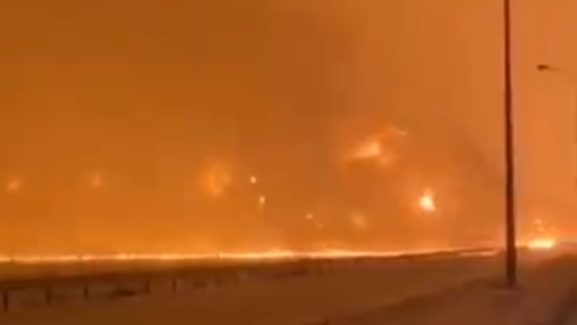 Fire in Kahramanmaras, Turkey after explosion at oil pipeline  - Sputnik International, 1920, 18.01.2022