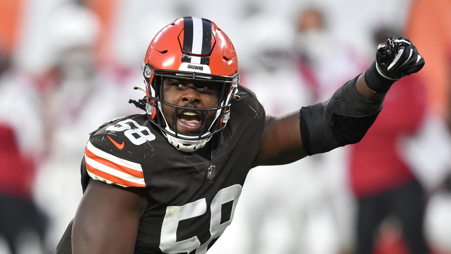 Cleveland Browns defensive tackle Malik McDowell reacts during an NFL football game against the Arizona Cardinals, Sunday, Oct. 17, 2021, in Cleveland - Sputnik International, 1920, 19.01.2022