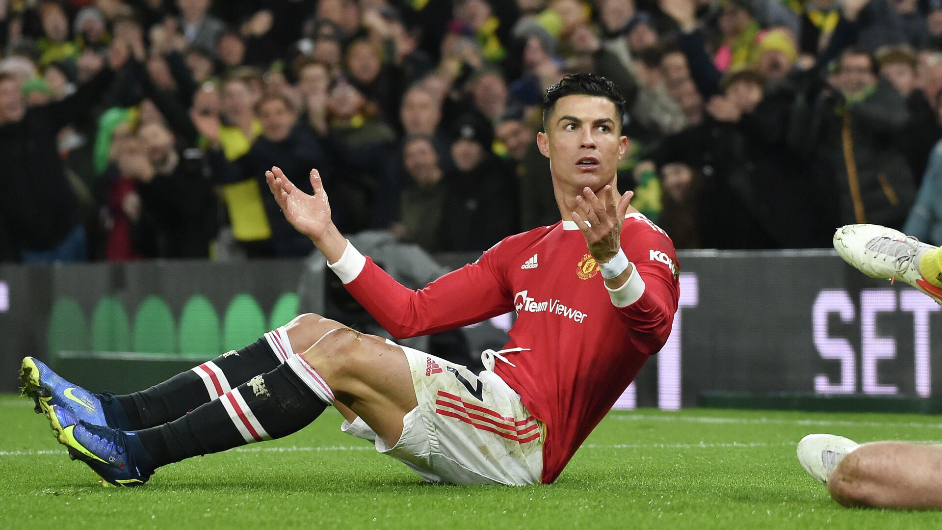 Manchester United's Cristiano Ronaldo reacts during the English Premier League soccer match between Norwich City and Manchester United at Carrow road in Norwich, England, Saturday, Dec.11, 2021 - Sputnik International, 1920, 19.01.2022