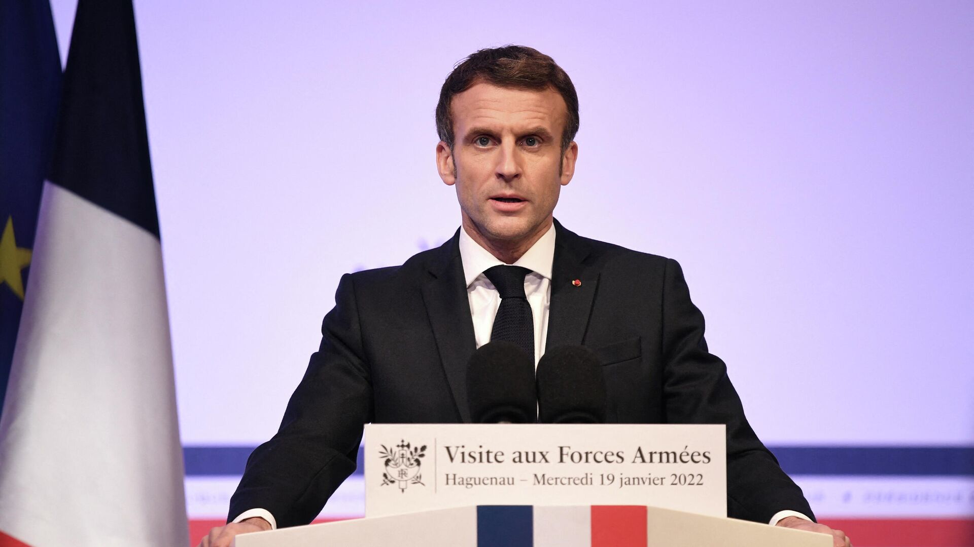 French President Emmanuel Macron delivers his New Year wishes speech to the armed forces at Oberhoffen camp in Haguenau, France, January 19, 2022. - Sputnik International, 1920, 19.01.2022