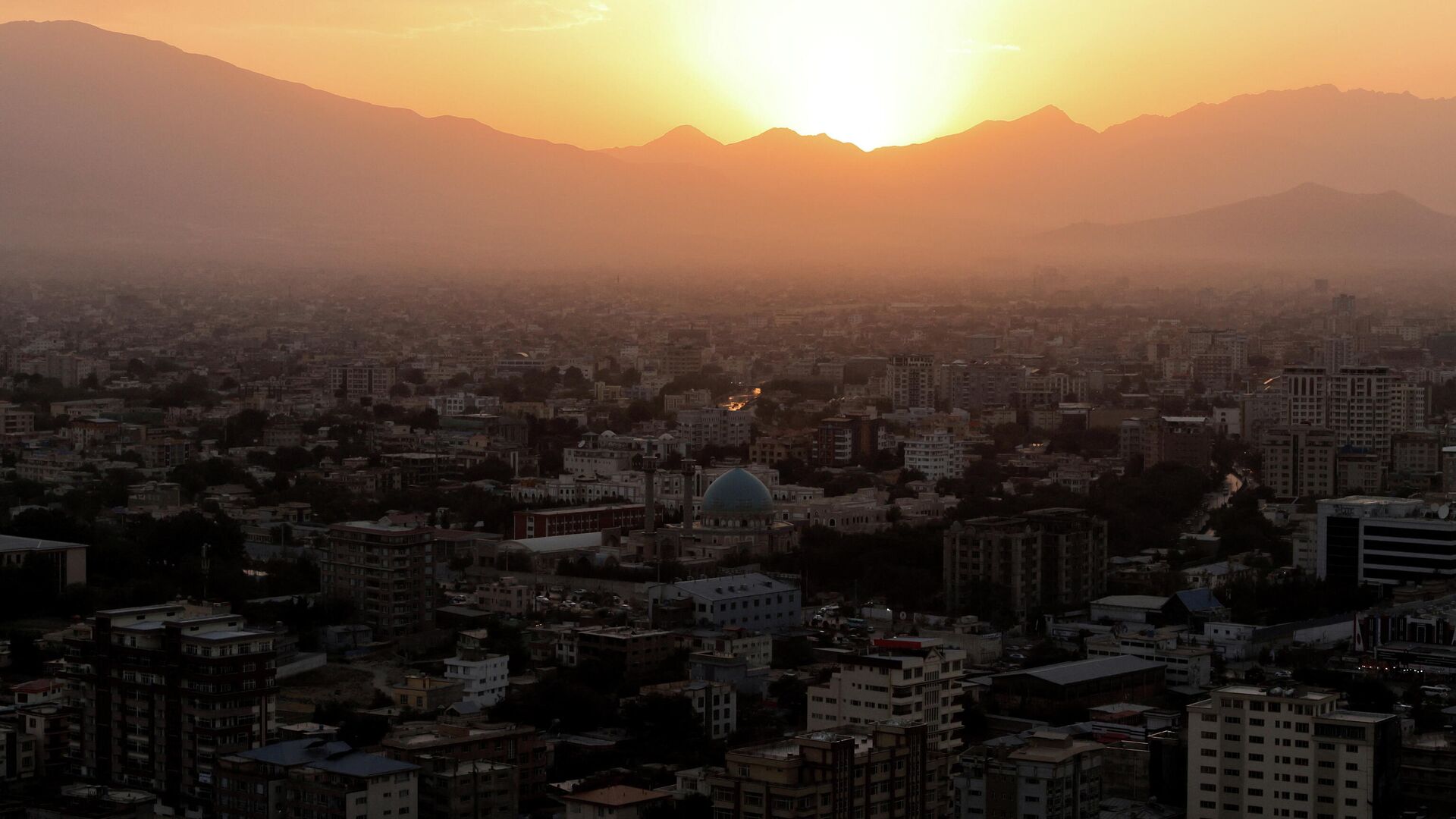 The sun sets over Kabul, Afghanistan October 7, 2021. Picture taken October 7, 2021.  - Sputnik International, 1920, 02.02.2022