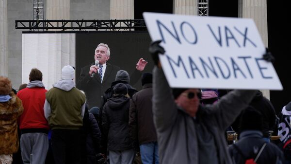 Robert F. Kennedy Jr., is broadcast on a large screen as he speaks during an anti-vaccine rally in front of the Lincoln Memorial in Washington, Sunday, Jan. 23, 2022. - Sputnik International