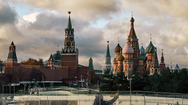 A general view shows the St. Basil's Cathedral and the Kremlin's Spasskaya Tower - Sputnik International