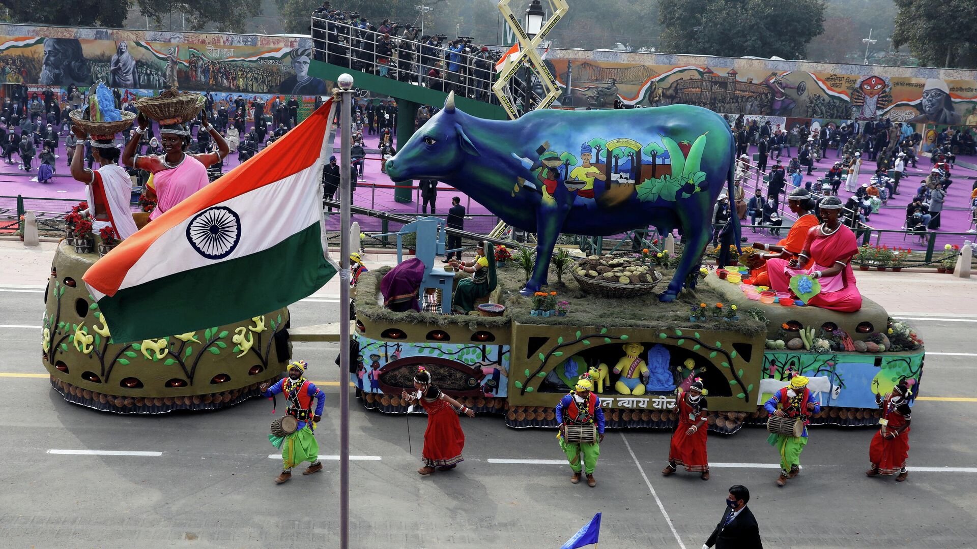A tableau from Chhattisgarh state is displayed during the Republic Day parade in New Delhi, India, January 26, 2022 - Sputnik International, 1920, 26.01.2022
