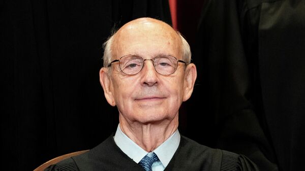 FILE PHOTO: Associate Justice Stephen Breyer poses during a group photo of the Justices at the Supreme Court in Washington, U.S., April 23, 2021. - Sputnik International