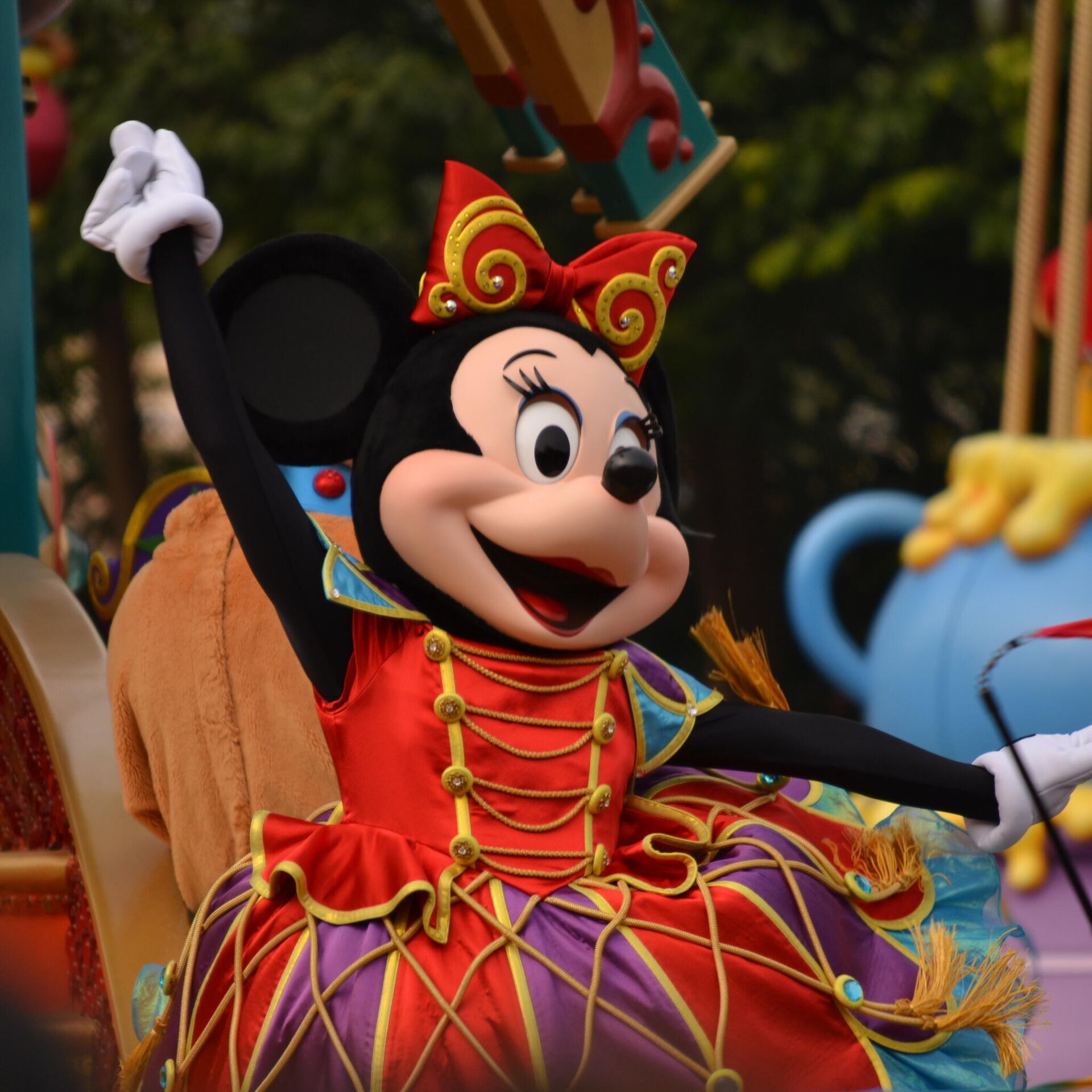 Minnie Mouse To Wear Pantsuit for Disneyland Paris' 30th Anniversary,  minnie mouse