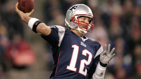 FILE PHOTO: New England Patriots quarterback Tom Brady throws a pass in the first quarter during their NFL football game against the Indianapolis Colts in Foxboro, Massachusetts, November 5, 2006 - Sputnik International