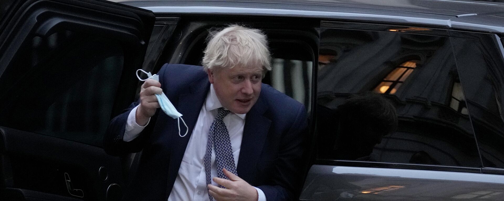 Britain's Prime Minister Boris Johnson arrives back at 10 Downing Street in London, Tuesday, Jan. 25, 2022 - Sputnik International, 1920, 01.02.2022