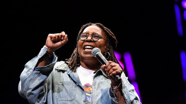  In this file photo taken on June 26, 2019, US actress Whoopi Goldberg performs onstage during the opening ceremony of WorldPride 2019 at Barclays Center in the Brooklyn borough of New York. - Sputnik International