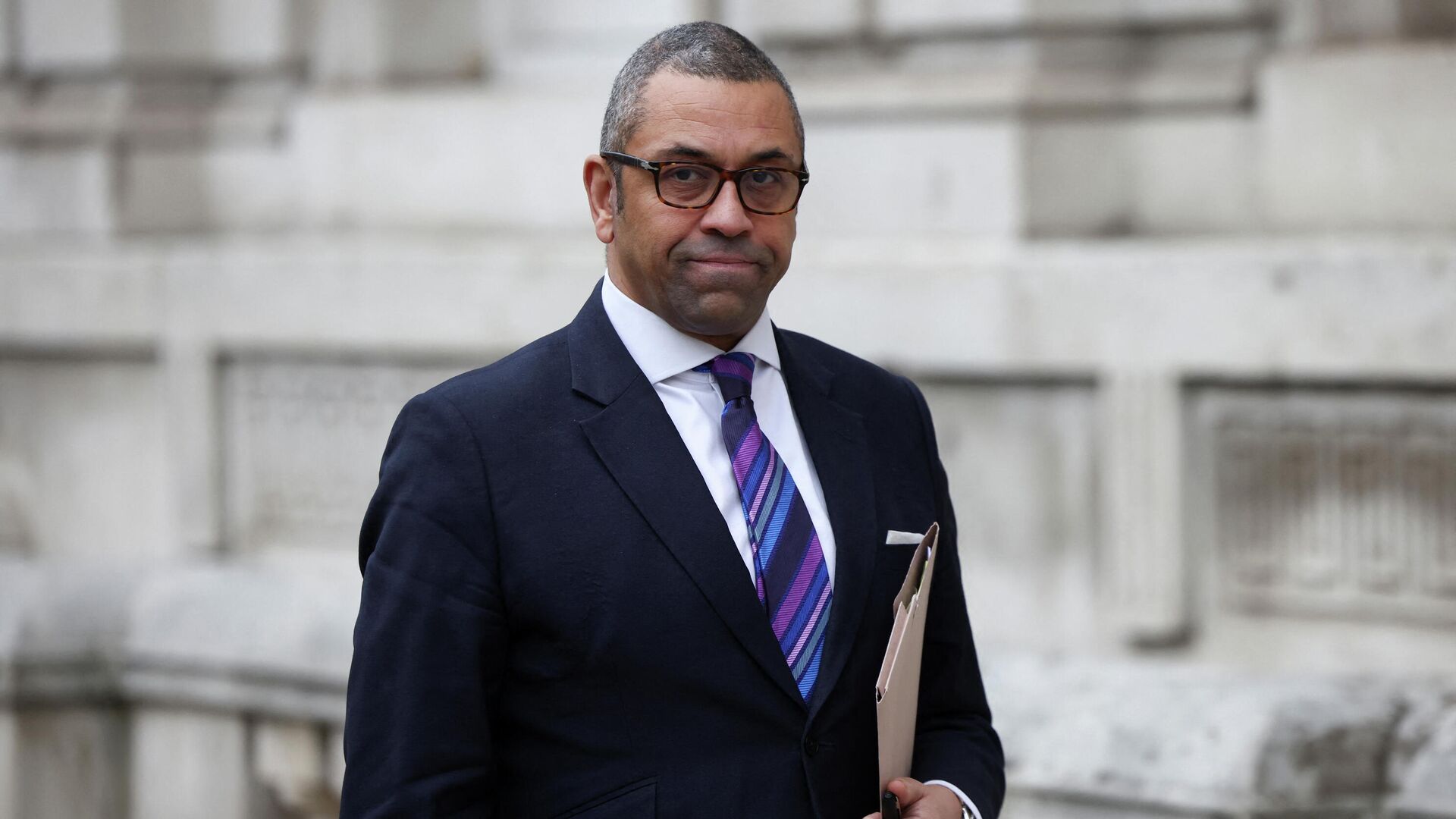 British Minister of State for Middle East, North Africa and North America James Cleverly arrives at the Cabinet Office in London, Britain, January 24, 2022 - Sputnik International, 1920, 03.02.2022