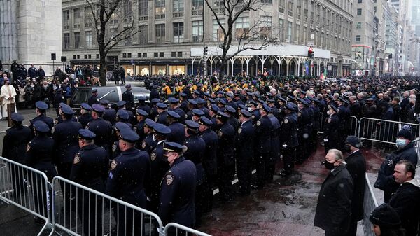 Police officers attend a funeral service for New York City Police Department (NYPD) officer Jason Rivera, who was killed in the line of duty while responding to a domestic violence call, at St. Patrick's Cathedral in the Manhattan borough of New York City, U.S., January 28, 2022. - Sputnik International
