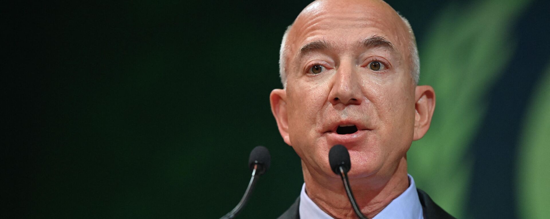 US CEO of Amazon Jeff Bezos attends an Action on Forests and Land Use session, during the COP26 UN Climate Change Conference in Glasgow, Scotland on November 2, 2021. - Sputnik International, 1920, 03.07.2022