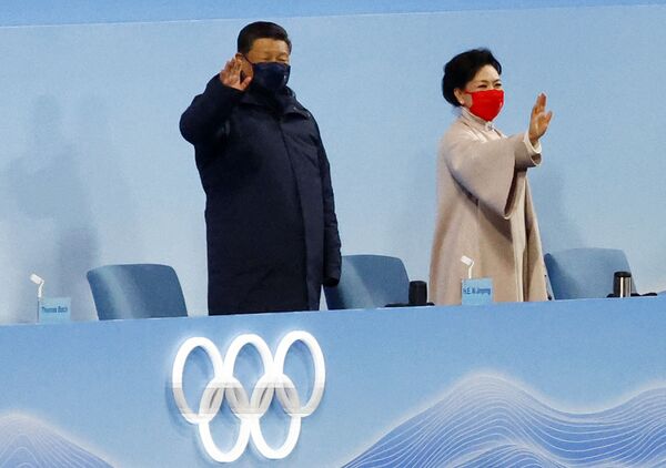 2022 Beijing Olympics - Opening Ceremony at the National Stadium, Beijing, China on 4 February 2022. China&#x27;s President Xi Jinping waves next to his wife Peng Liyuan. - Sputnik International