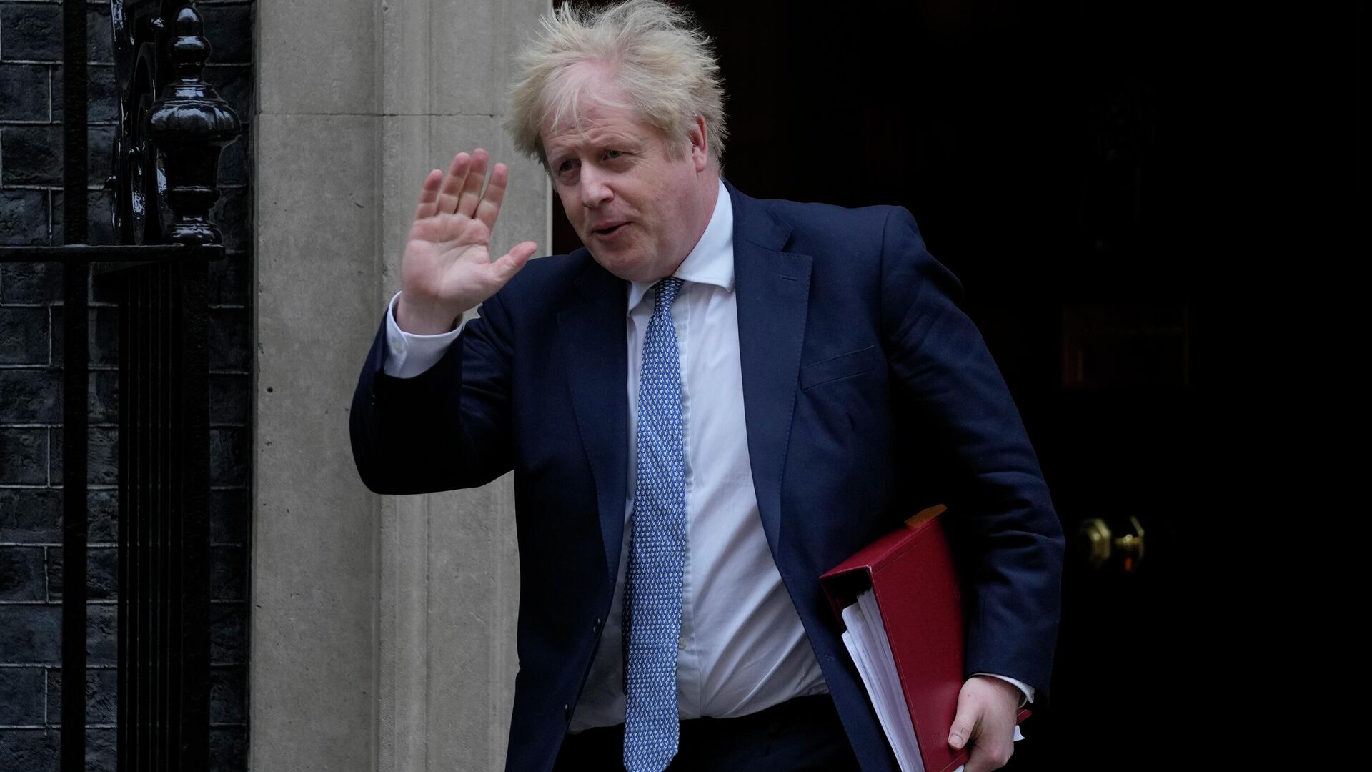Britain's Prime Minister Boris Johnson leaves 10 Downing Street for the House of Commons for his weekly Prime Minister's Questions in London, Wednesday, Feb. 2, 2022. - Sputnik International, 1920, 06.02.2022