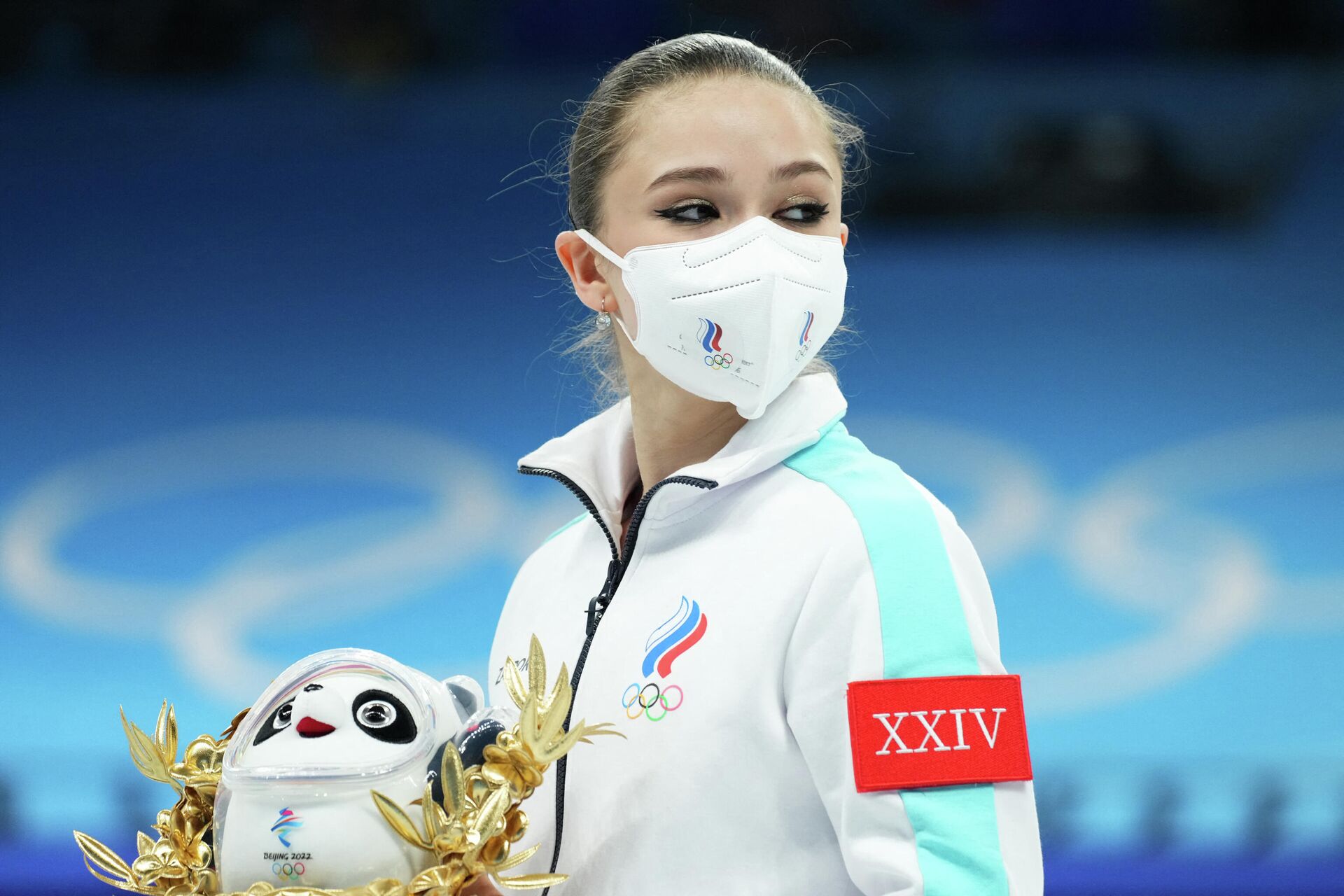 Kamila Valieva of the Russian Olympic Committee after winning gold during the flower ceremony. 7 February 2022. - Sputnik International, 1920, 16.02.2022