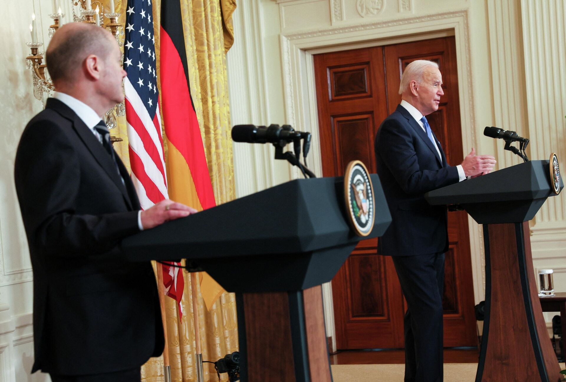 U.S. President Joe Biden holds a joint news conference with German Chancellor Olaf Scholz at the White House in Washington, U.S. February 7, 2022. - Sputnik International, 1920, 08.03.2022
