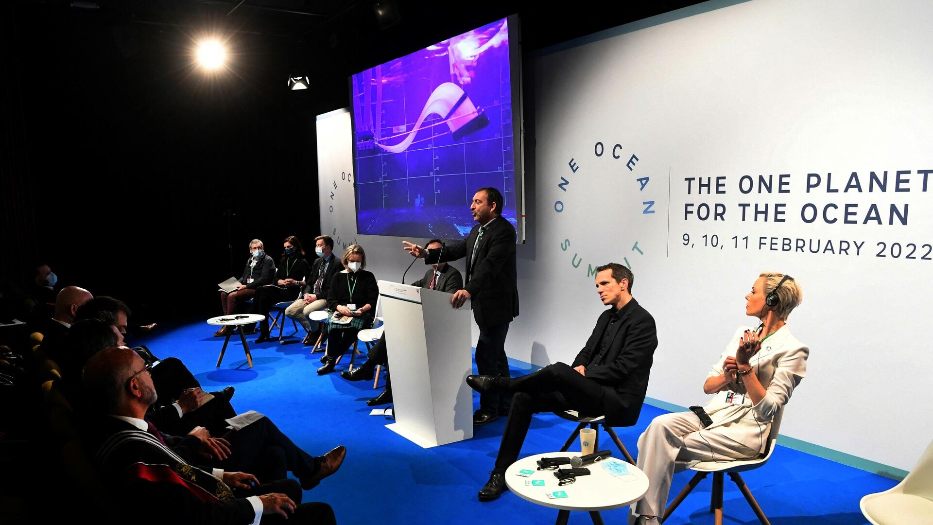 People take part in a symposium as part of the One Ocean Summit in Brest, western France, on February 10, 2022 - Sputnik International, 1920, 11.02.2022