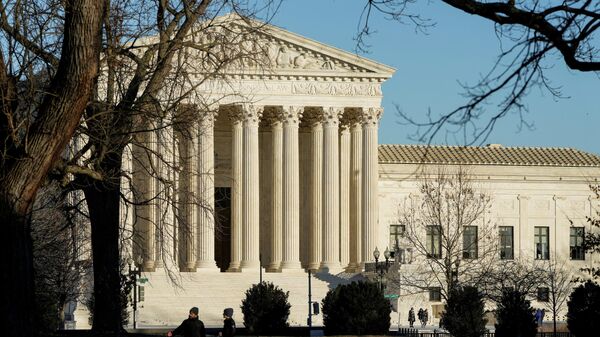 The U.S. Supreme Court stands in Washington, U.S., February 6, 2022. - Sputnik International